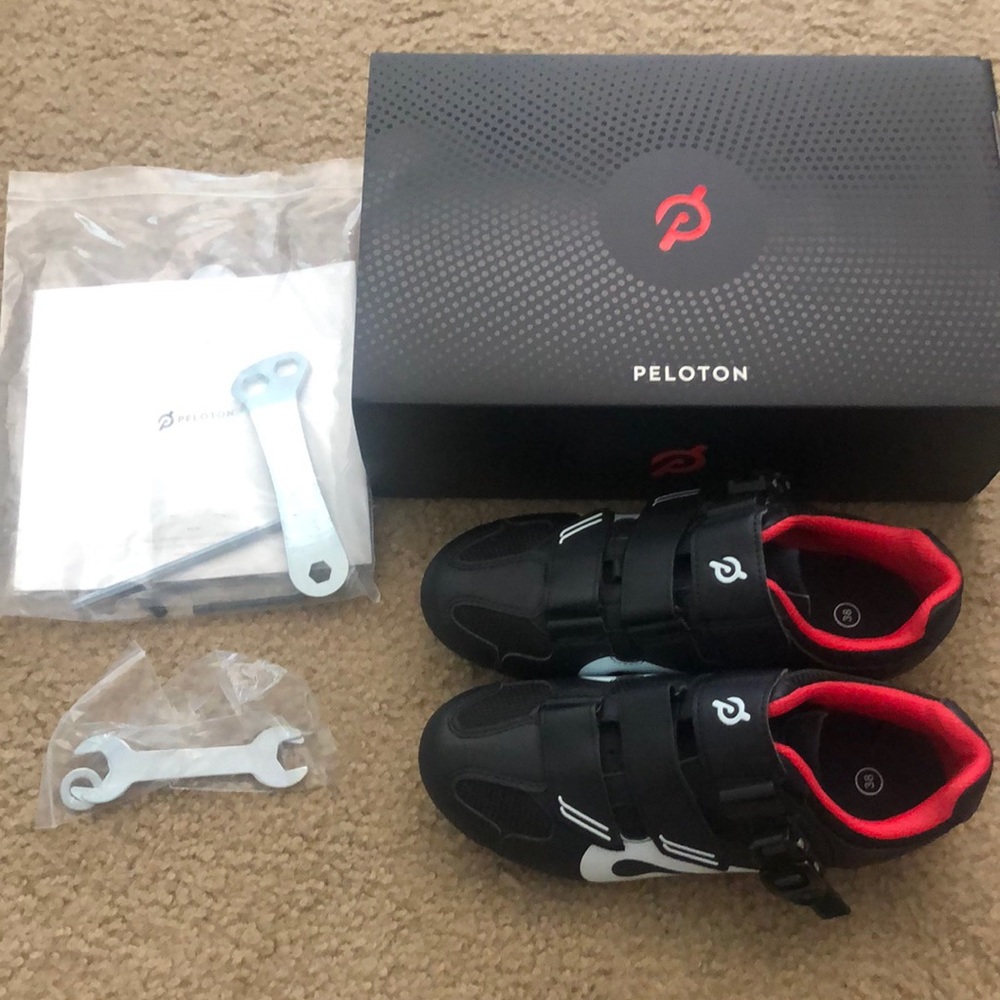 Peloton cycling shoes size 38. Excellent condition
